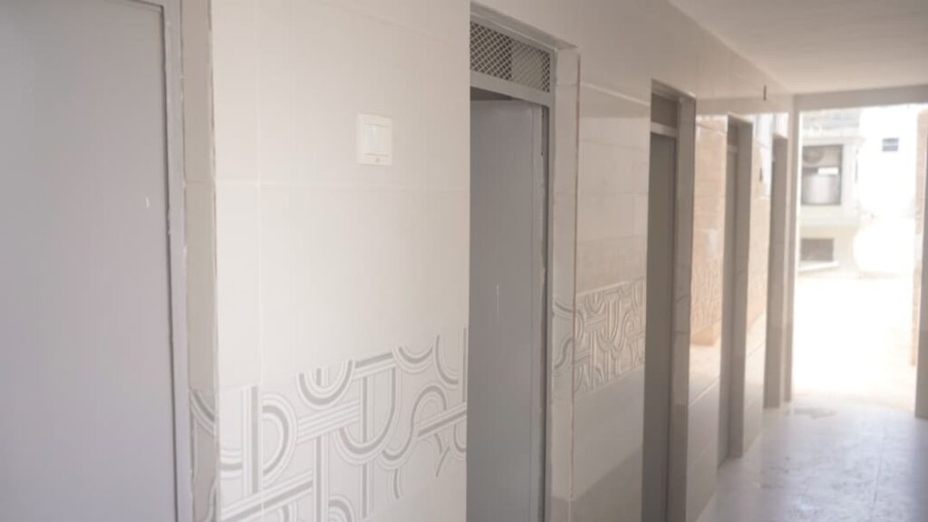 نفذته جمعية الهلال الأحمر اليمني فرع حضرموت وبتمويل الاتحاد الأوروبي للمساعدات الإنسانية .. فلهوم وبن يحيى يفتتحان مشروع تأهيل المياه والاصحاح بمدرسة النور للبنات بسيئون نفذته جمعية الهلال الأحمر اليمني فرع حضرموت وبتمويل الاتحاد الأوروبي للمساعدات الإنسانية .. فلهوم وبن يحيى يفتتحان مشروع تأهيل المياه والاصحاح بمدرسة النور للبنات بسيئون