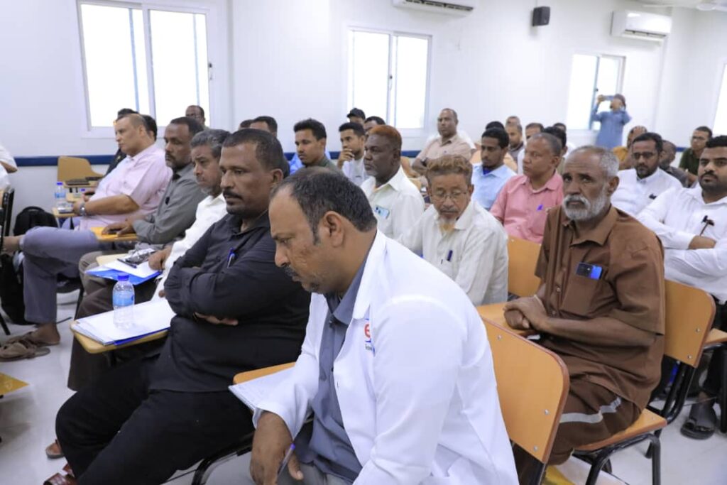 الوكيل العامري يشهد اختتام الدورة التدريبية التنشيطية لفرق الاستجابة السريعة ويشيد بكفاءتها ومهنيتها العالية الوكيل العامري يشهد اختتام الدورة التدريبية التنشيطية لفرق الاستجابة السريعة ويشيد بكفاءتها ومهنيتها العالية