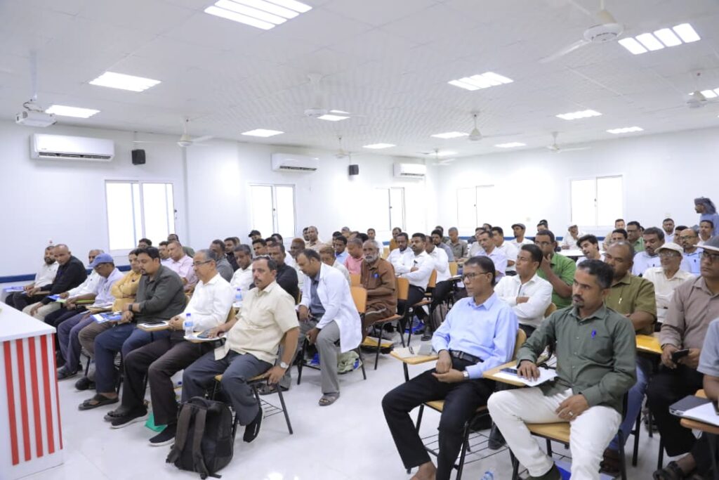 الوكيل العامري يشهد اختتام الدورة التدريبية التنشيطية لفرق الاستجابة السريعة ويشيد بكفاءتها ومهنيتها العالية الوكيل العامري يشهد اختتام الدورة التدريبية التنشيطية لفرق الاستجابة السريعة ويشيد بكفاءتها ومهنيتها العالية