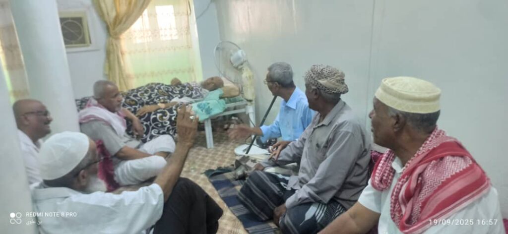 من اجل تقديم التهاني لابناء زملائهم المشاركين في الزواج الجماعي .. دفعة ثانوية سيئون للعام 79–80م في زيارة تهنئة ووفاء إلى منطقة بحيرة من اجل تقديم التهاني لابناء زملائهم المشاركين في الزواج الجماعي .. دفعة ثانوية سيئون للعام 79–80م في زيارة تهنئة ووفاء إلى منطقة بحيرة