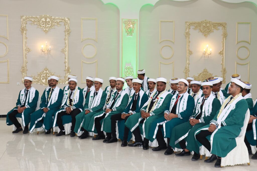 جامعة الأحقاف تحتفي بتخرج دفعة "رواد التنمية" من كليتي الإدارة والاقتصاد وهندسة وعلوم الحاسوب جامعة الأحقاف تحتفي بتخرج دفعة "رواد التنمية" من كليتي الإدارة والاقتصاد وهندسة وعلوم الحاسوب