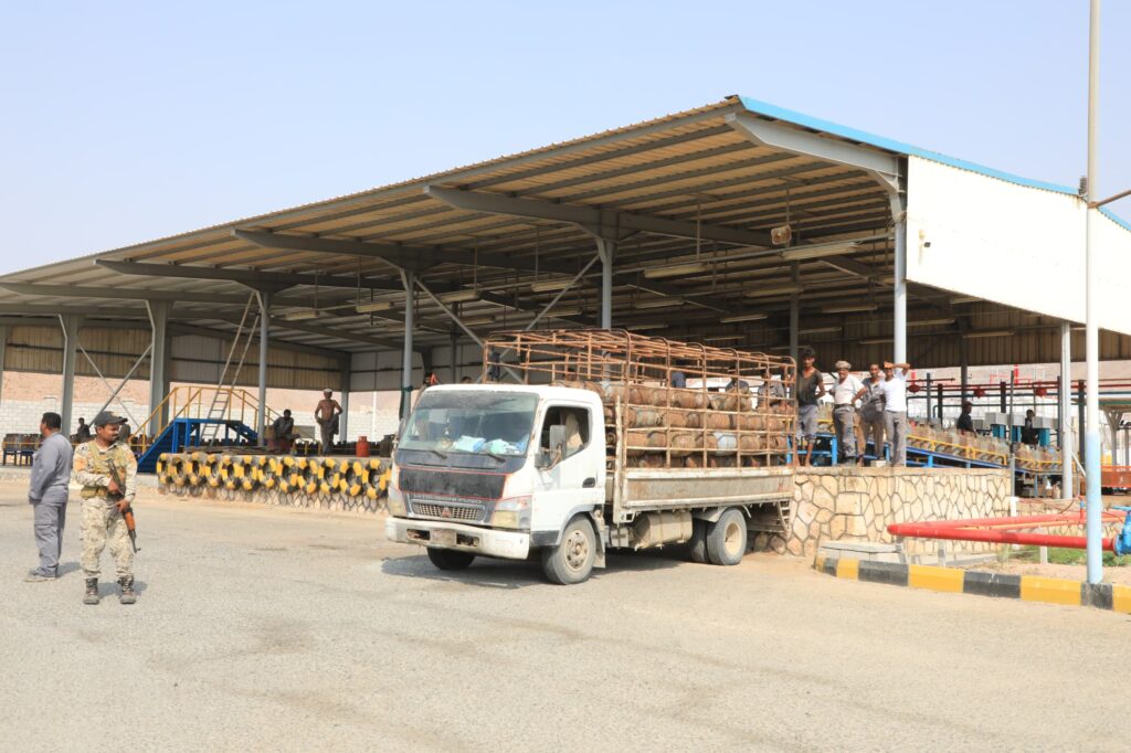 محافظ حضرموت يتفقد منشأة غاز بروم ويؤكد على أهمية تطوير قدراتها الإنتاجية والخزنية محافظ حضرموت يتفقد منشأة غاز بروم ويؤكد على أهمية تطوير قدراتها الإنتاجية والخزنية