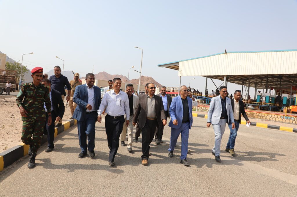 محافظ حضرموت يتفقد منشأة غاز بروم ويؤكد على أهمية تطوير قدراتها الإنتاجية والخزنية محافظ حضرموت يتفقد منشأة غاز بروم ويؤكد على أهمية تطوير قدراتها الإنتاجية والخزنية