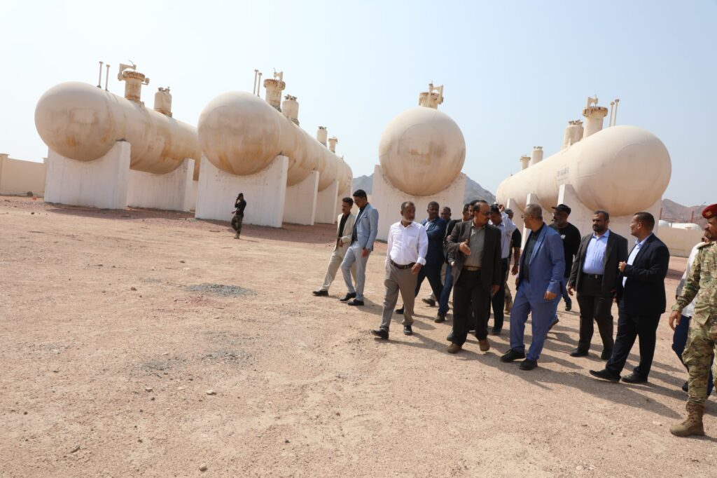 محافظ حضرموت يتفقد منشأة غاز بروم ويؤكد على أهمية تطوير قدراتها الإنتاجية والخزنية محافظ حضرموت يتفقد منشأة غاز بروم ويؤكد على أهمية تطوير قدراتها الإنتاجية والخزنية