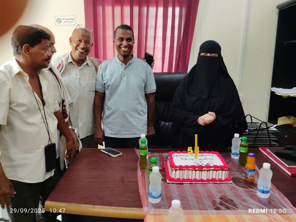 الإدارة العامة الهندسية والفنية تحتفل بذكرى 58 لتأسيس إذاعة المكلا ..دور ريادي متواصل للإدارة الهندسية في خدمة صوت حضرموت الإدارة العامة الهندسية والفنية تحتفل بذكرى 58 لتأسيس إذاعة المكلا ..دور ريادي متواصل للإدارة الهندسية في خدمة صوت حضرموت