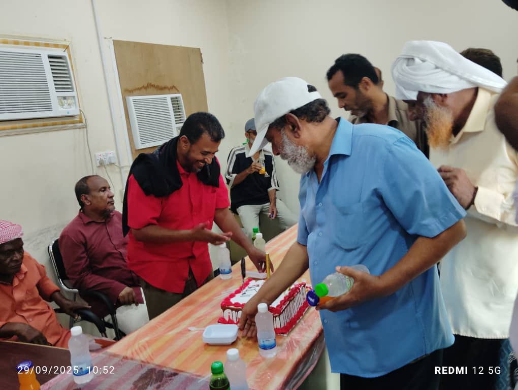 الإدارة العامة الهندسية والفنية تحتفل بذكرى 58 لتأسيس إذاعة المكلا ..دور ريادي متواصل للإدارة الهندسية في خدمة صوت حضرموت الإدارة العامة الهندسية والفنية تحتفل بذكرى 58 لتأسيس إذاعة المكلا ..دور ريادي متواصل للإدارة الهندسية في خدمة صوت حضرموت