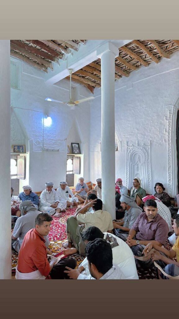 حلف قبائل بني ظَنّة يعقد لقاءً استثنائياً بحضرموت ويؤكد على وحدة الصف الحضرمي "شاهد الصور" حلف قبائل بني ظَنّة يعقد لقاءً استثنائياً بحضرموت ويؤكد على وحدة الصف الحضرمي "شاهد الصور"