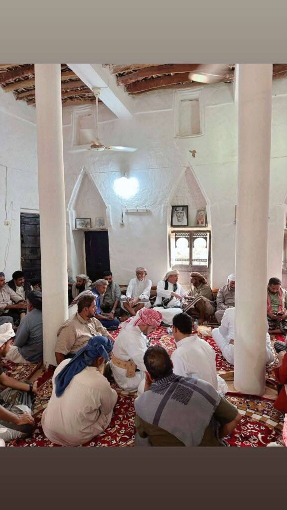 حلف قبائل بني ظَنّة يعقد لقاءً استثنائياً بحضرموت ويؤكد على وحدة الصف الحضرمي "شاهد الصور" حلف قبائل بني ظَنّة يعقد لقاءً استثنائياً بحضرموت ويؤكد على وحدة الصف الحضرمي "شاهد الصور"