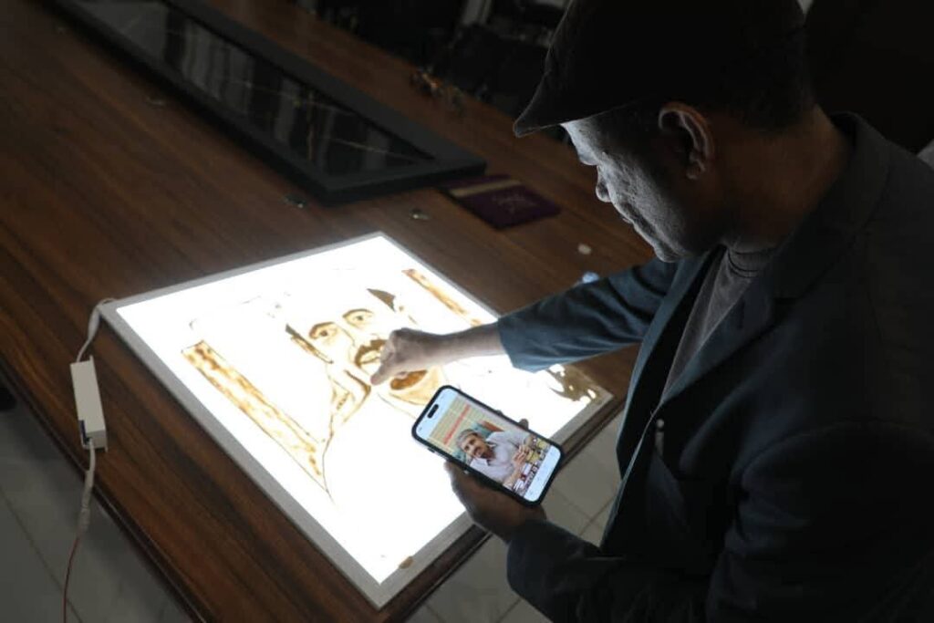 محافظ حضرموت يتسلّم درع شكر من الأندية والاتحادات الرياضية وفاءً لدعمه اللامحدود للقطاع الرياضي ويُشيد بأعمال الفنان التشكيلي يعقوب هبشان محافظ حضرموت يتسلّم درع شكر من الأندية والاتحادات الرياضية وفاءً لدعمه اللامحدود للقطاع الرياضي ويُشيد بأعمال الفنان التشكيلي يعقوب هبشان