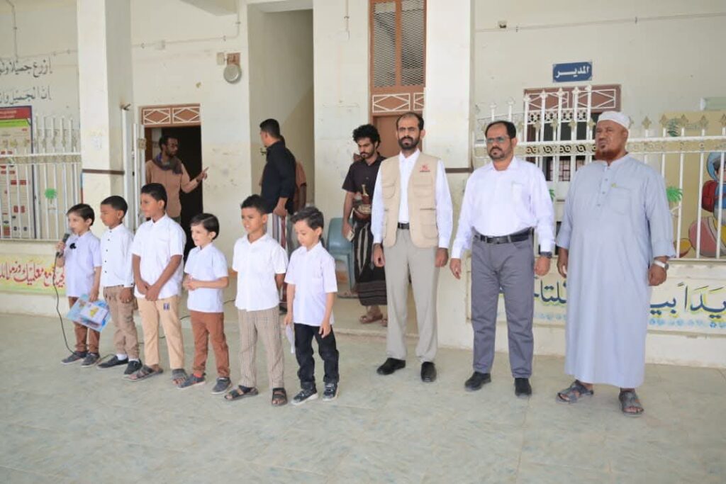 الأستاذ رياض النهدي يزور مدرسة الفقيد بن حمده ويُثمن صمود المعلمين في مواجهة التحديات التعليمية الأستاذ رياض النهدي يزور مدرسة الفقيد بن حمده ويُثمن صمود المعلمين في مواجهة التحديات التعليمية