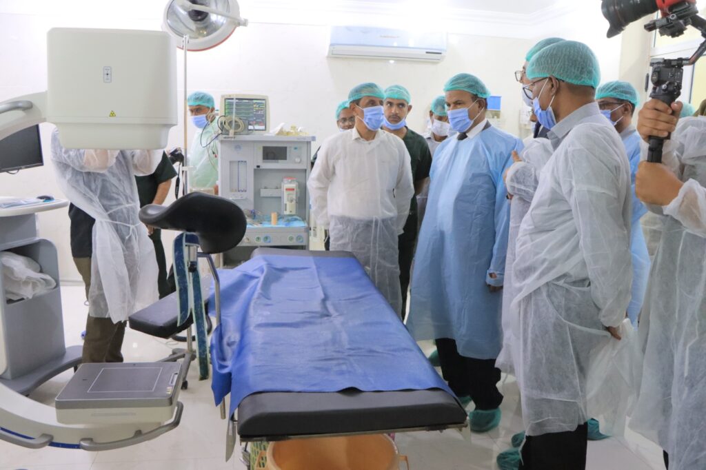 الوكيل العامري يدشن مخيّم العيون لإزالة المياه البيضاء والحول المجاني بمستشفى عيديد الخيري بتريم الوكيل العامري يدشن مخيّم العيون لإزالة المياه البيضاء والحول المجاني بمستشفى عيديد الخيري بتريم