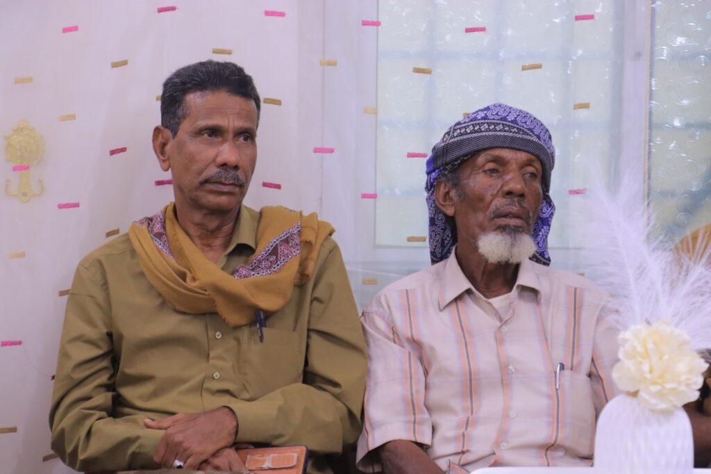 شاهد بالصور .. تحالف العمال والفلاحين والصيادين والكادحين ( عماد ) يعقد اجتماعا استثنائيا للتحضير والمشاركه الفاعله لانجاح مليونيه شبام بمناسبه الذكري ال ( 62 ) لثوره 14 اكتوبر المجيده الي جانب المجلس الانتقالي شاهد بالصور .. تحالف العمال والفلاحين والصيادين والكادحين ( عماد ) يعقد اجتماعا استثنائيا للتحضير والمشاركه الفاعله لانجاح مليونيه شبام بمناسبه الذكري ال ( 62 ) لثوره 14 اكتوبر المجيده الي جانب المجلس الانتقالي