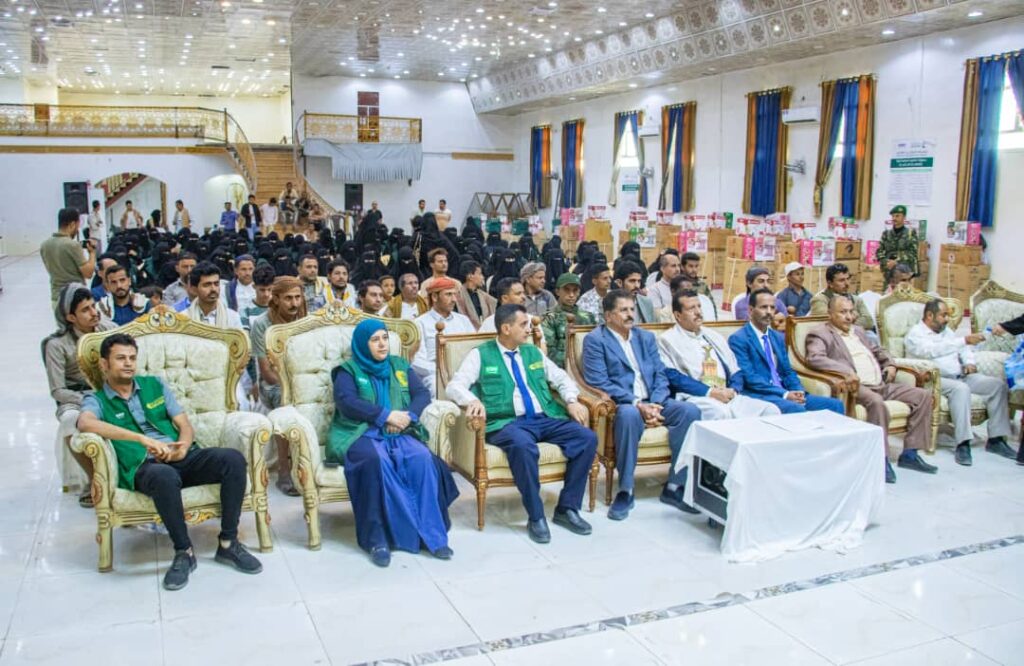 مركز الملك سلمان يسلم أدوات مهنية لـ90 مستفيدة في مأرب ضمن مشروع التمكين لتحسين سبل العيش مركز الملك سلمان يسلم أدوات مهنية لـ90 مستفيدة في مأرب ضمن مشروع التمكين لتحسين سبل العيش