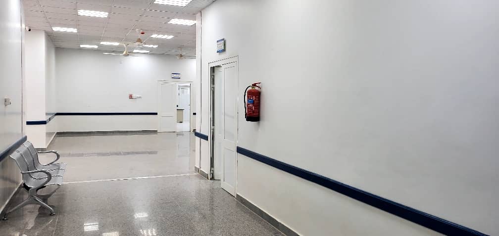 شلل تام في هيئة مستشفى سيئون العام بعد إضراب شامل للعاملين وسط تجاهل المطالب من السلطة المحلية ووزارة الصحة شلل تام في هيئة مستشفى سيئون العام بعد إضراب شامل للعاملين وسط تجاهل المطالب من السلطة المحلية ووزارة الصحة