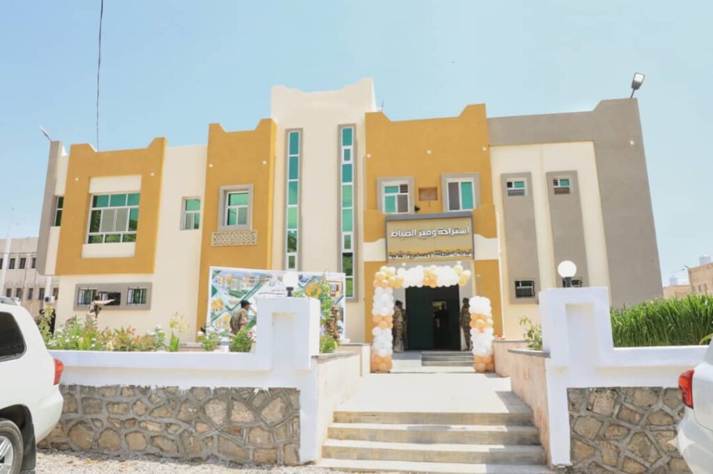 ضمن الاحتفالات بذكرى 14 أكتوبر المجيدة .. محافظ حضرموت يفتتح "استراحة وميز الضباط" بقيادة المنطقة العسكرية الثانية في إطار تعزيز بيئة العمل العسكري ضمن الاحتفالات بذكرى 14 أكتوبر المجيدة .. محافظ حضرموت يفتتح "استراحة وميز الضباط" بقيادة المنطقة العسكرية الثانية في إطار تعزيز بيئة العمل العسكري