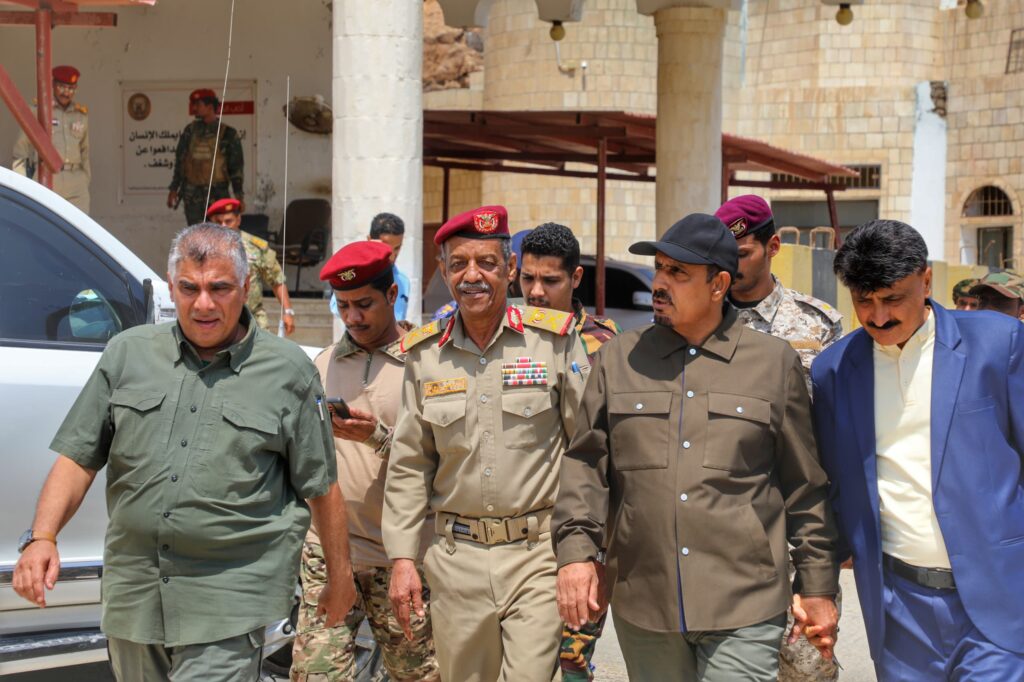 ضمن الاحتفالات بذكرى 14 أكتوبر المجيدة .. محافظ حضرموت يفتتح "استراحة وميز الضباط" بقيادة المنطقة العسكرية الثانية في إطار تعزيز بيئة العمل العسكري ضمن الاحتفالات بذكرى 14 أكتوبر المجيدة .. محافظ حضرموت يفتتح "استراحة وميز الضباط" بقيادة المنطقة العسكرية الثانية في إطار تعزيز بيئة العمل العسكري