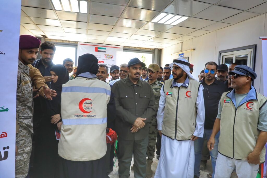 محافظ حضرموت يدشن مشروع "نهر الحياة" بتمويل من الهلال الأحمر الإماراتي لدعم علاج الأطفال محافظ حضرموت يدشن مشروع "نهر الحياة" بتمويل من الهلال الأحمر الإماراتي لدعم علاج الأطفال