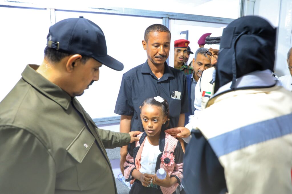 محافظ حضرموت يدشن مشروع "نهر الحياة" بتمويل من الهلال الأحمر الإماراتي لدعم علاج الأطفال محافظ حضرموت يدشن مشروع "نهر الحياة" بتمويل من الهلال الأحمر الإماراتي لدعم علاج الأطفال