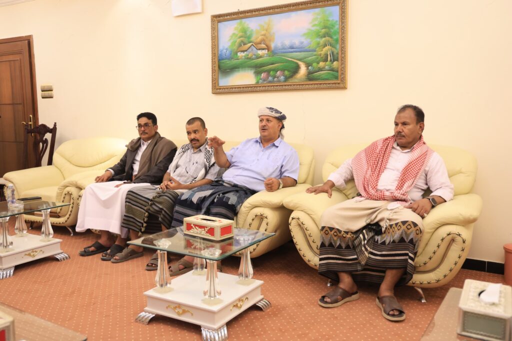 محافظ حضرموت يصل سيئون ويناقش الأوضاع الخدمية والأمنية مع قيادات السلطة المحلية والعسكرية محافظ حضرموت يصل سيئون ويناقش الأوضاع الخدمية والأمنية مع قيادات السلطة المحلية والعسكرية