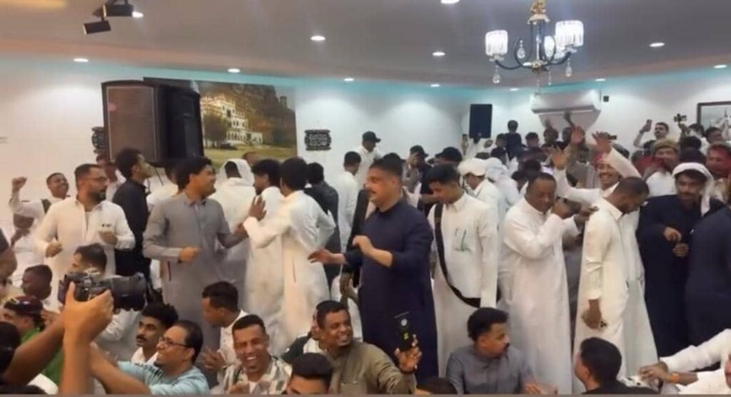 جدة : أمسية حضرمية فنية تُشعل جدة احتفاءً بنجاح صانع المحتوى معتز باعثمان وتجاوزه 150 ألف متابع جدة : أمسية حضرمية فنية تُشعل جدة احتفاءً بنجاح صانع المحتوى معتز باعثمان وتجاوزه 150 ألف متابع