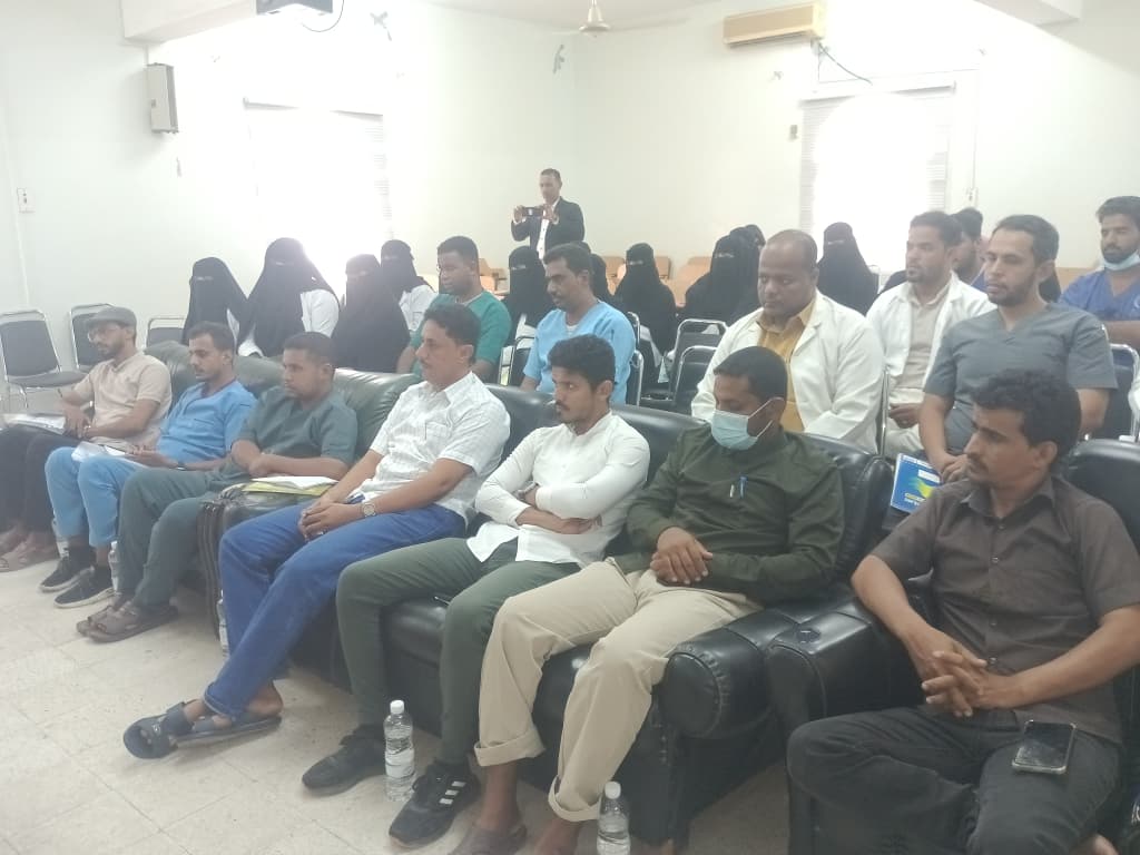 الوكيل باصريح يدشن البرنامج التدريبي للعاملين الصحيين بهيئة مستشفى أبن سيناء بالمكلا بتمويل من الحكومة الألمانية تنفيذ مكتب الأمم المتحدة لخدمات المشاريع الوكيل باصريح يدشن البرنامج التدريبي للعاملين الصحيين بهيئة مستشفى أبن سيناء بالمكلا بتمويل من الحكومة الألمانية تنفيذ مكتب الأمم المتحدة لخدمات المشاريع