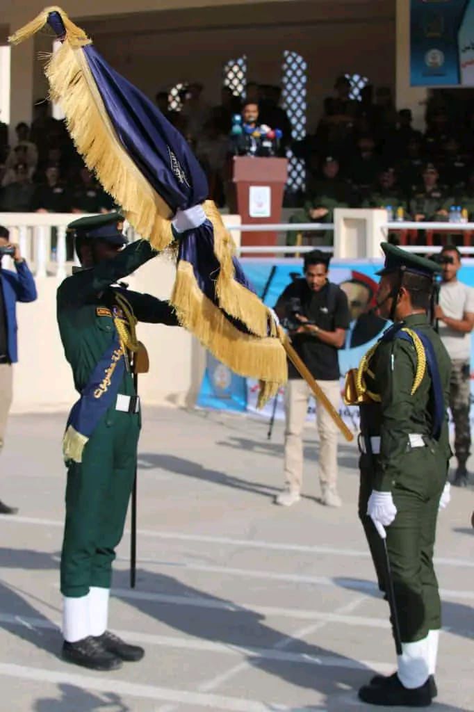 وزير الداخلية ومحافظ حضرموت يشهدان حفل تخرج الدفعة الثانية من كلية الشرطة وزير الداخلية ومحافظ حضرموت يشهدان حفل تخرج الدفعة الثانية من كلية الشرطة