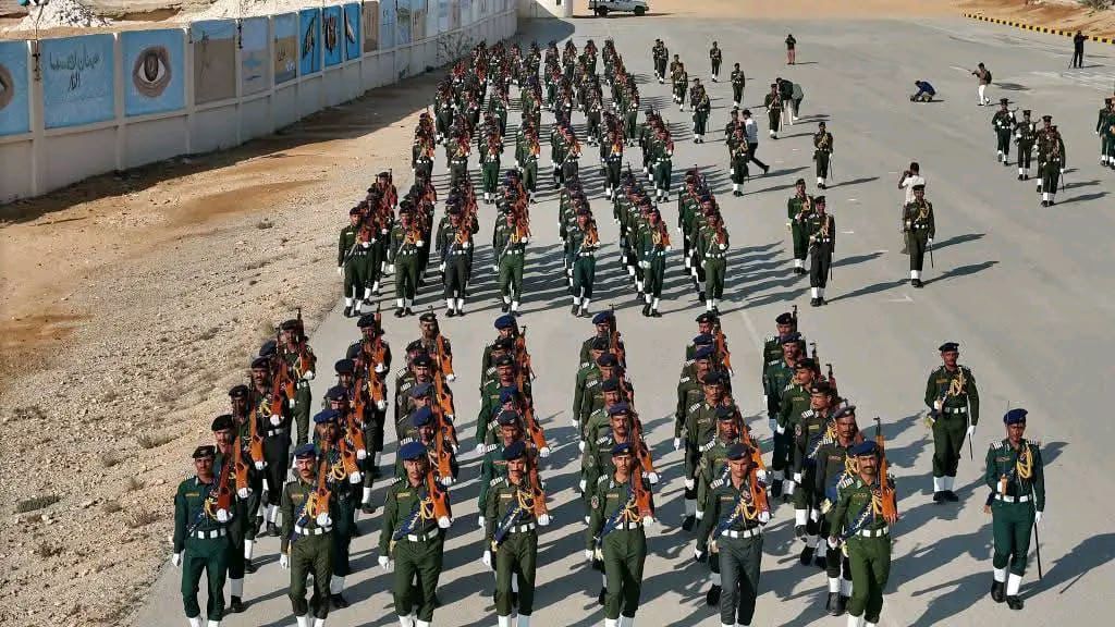 وزير الداخلية ومحافظ حضرموت يشهدان حفل تخرج الدفعة الثانية من كلية الشرطة وزير الداخلية ومحافظ حضرموت يشهدان حفل تخرج الدفعة الثانية من كلية الشرطة