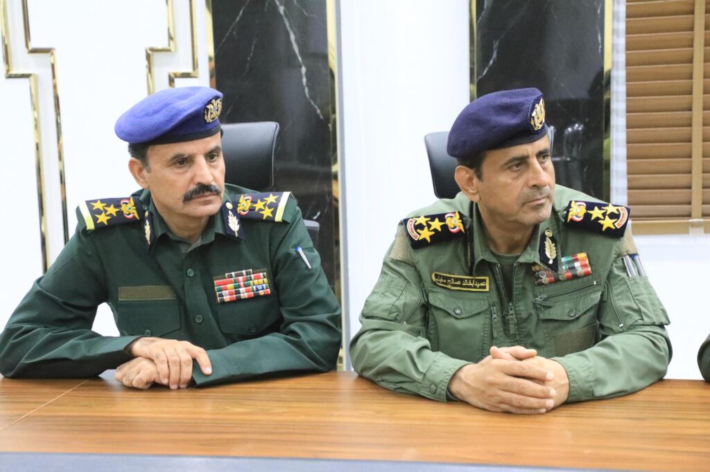 خلال لقاء محافظ حضرموت بهم اليوم .. قيادات وزارة الداخلية تُشيد بانضباط أمن حضرموت وتصفه بالنموذج الوطني.. والمحافظ يؤكد: وضع الأمن في صدارة الأولويات خلال لقاء محافظ حضرموت بهم اليوم .. قيادات وزارة الداخلية تُشيد بانضباط أمن حضرموت وتصفه بالنموذج الوطني.. والمحافظ يؤكد: وضع الأمن في صدارة الأولويات