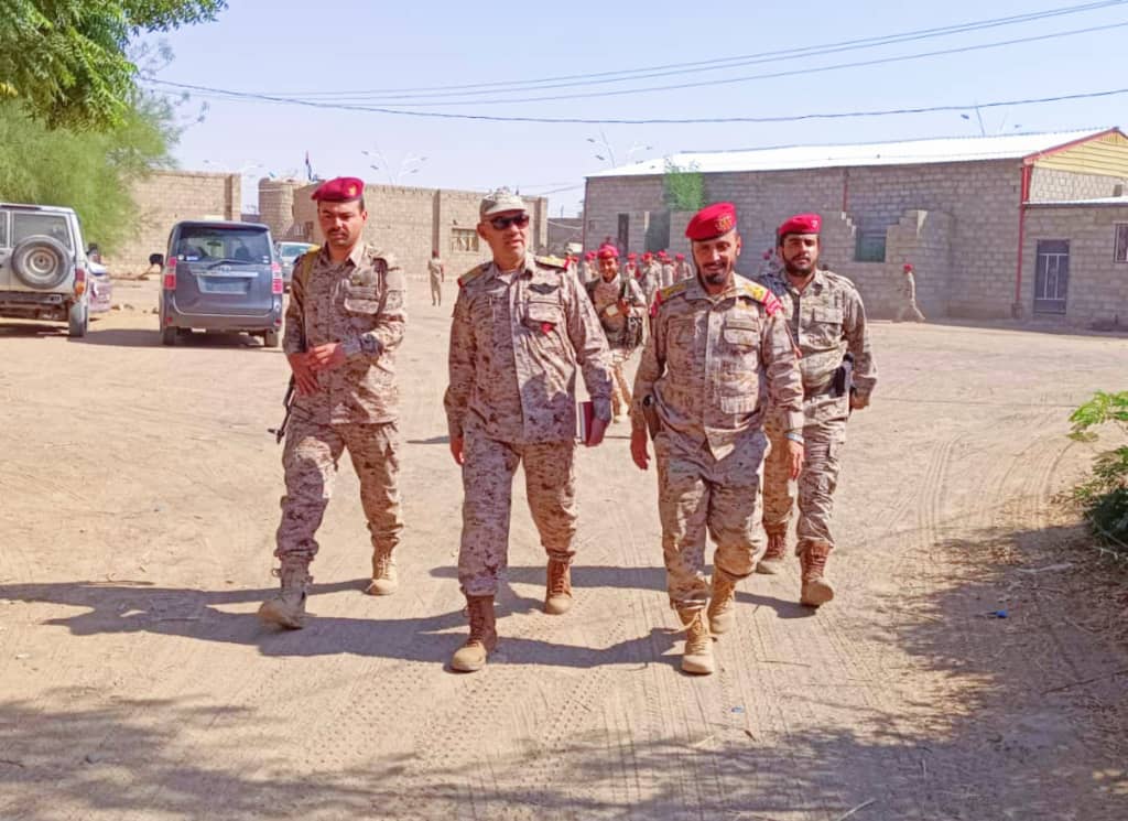 رئيس أركان قوات الشرطة العسكرية يزور فرع مأرب ويشيد بجاهزيته ويشهد عرضًا عسكريًا رمزيًا رئيس أركان قوات الشرطة العسكرية يزور فرع مأرب ويشيد بجاهزيته ويشهد عرضًا عسكريًا رمزيًا