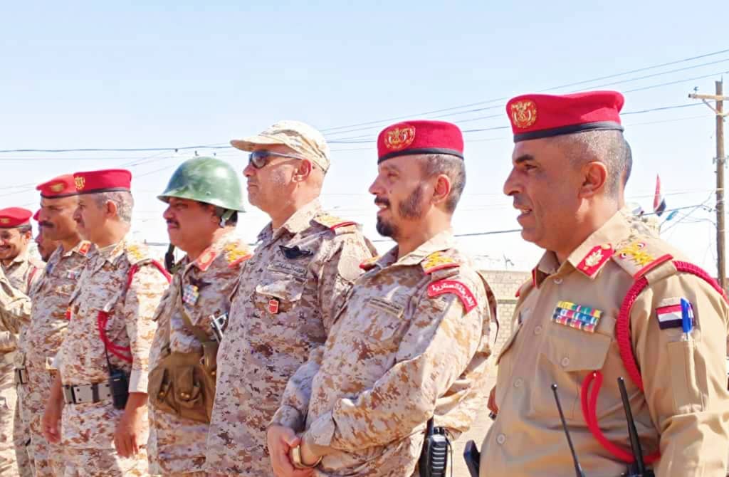 رئيس أركان قوات الشرطة العسكرية يزور فرع مأرب ويشيد بجاهزيته ويشهد عرضًا عسكريًا رمزيًا رئيس أركان قوات الشرطة العسكرية يزور فرع مأرب ويشيد بجاهزيته ويشهد عرضًا عسكريًا رمزيًا