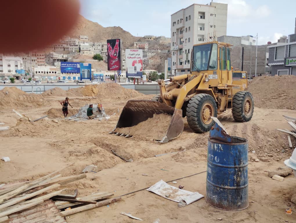 المكلا : بدء أعمال ترميم وصيانة جولة ودورا بن عزوان "صور" المكلا : بدء أعمال ترميم وصيانة جولة ودورا بن عزوان "صور"