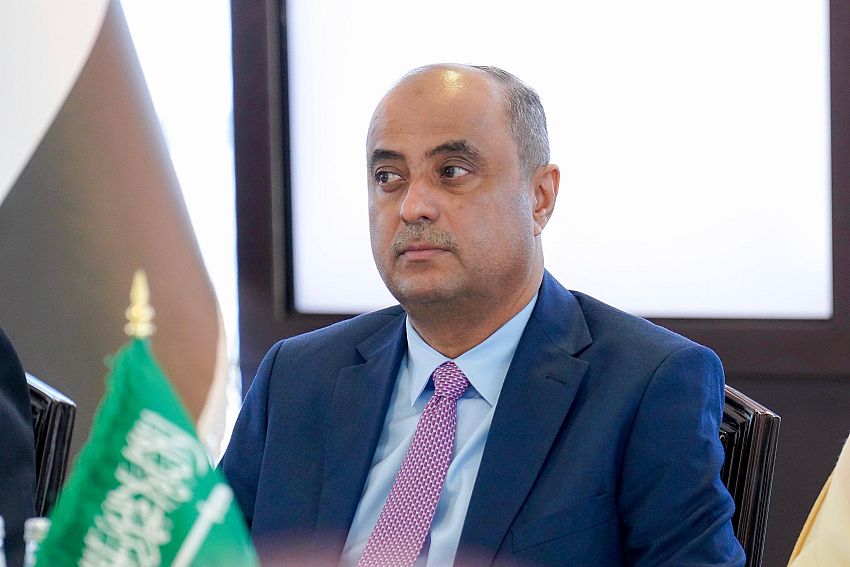 رئيس الوزراء يشهد حفل توقيع اتفاقيتين تنمويتين ومذكرة تفاهم مع البرنامج السعودي لتنمية واعمار اليمن رئيس الوزراء يشهد حفل توقيع اتفاقيتين تنمويتين ومذكرة تفاهم مع البرنامج السعودي لتنمية واعمار اليمن