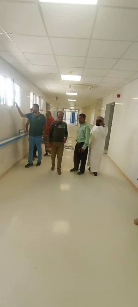 الوكيل قويزان وبلحاف يطلعان على أعمال تأهيل مستشفى الغيضة في لمساته الأخيرة . الوكيل قويزان وبلحاف يطلعان على أعمال تأهيل مستشفى الغيضة في لمساته الأخيرة .