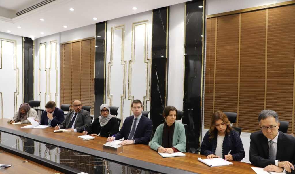 محافظ حضرموت يلتقي وفد المبعوث الخاص للأمين العام للأمم المتحدة إلى اليمن محافظ حضرموت يلتقي وفد المبعوث الخاص للأمين العام للأمم المتحدة إلى اليمن