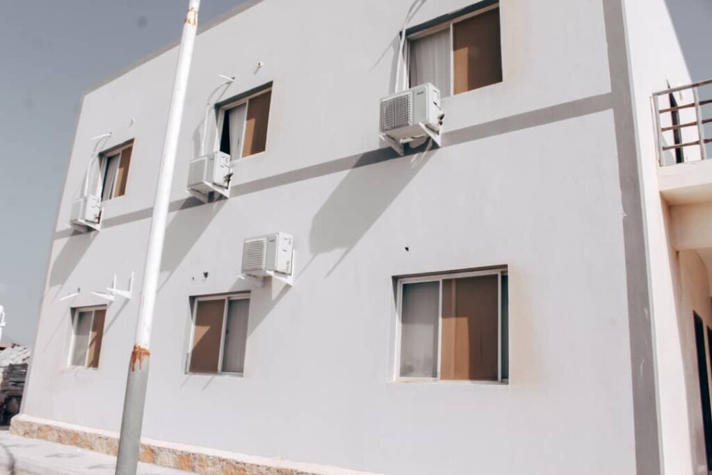 مدير هيئة المصائد السمكية في بروم ميفع يتفقد مشروع تأثيت موقع الانزال السمكي بمنطقة حصيحصة . مدير هيئة المصائد السمكية في بروم ميفع يتفقد مشروع تأثيت موقع الانزال السمكي بمنطقة حصيحصة .