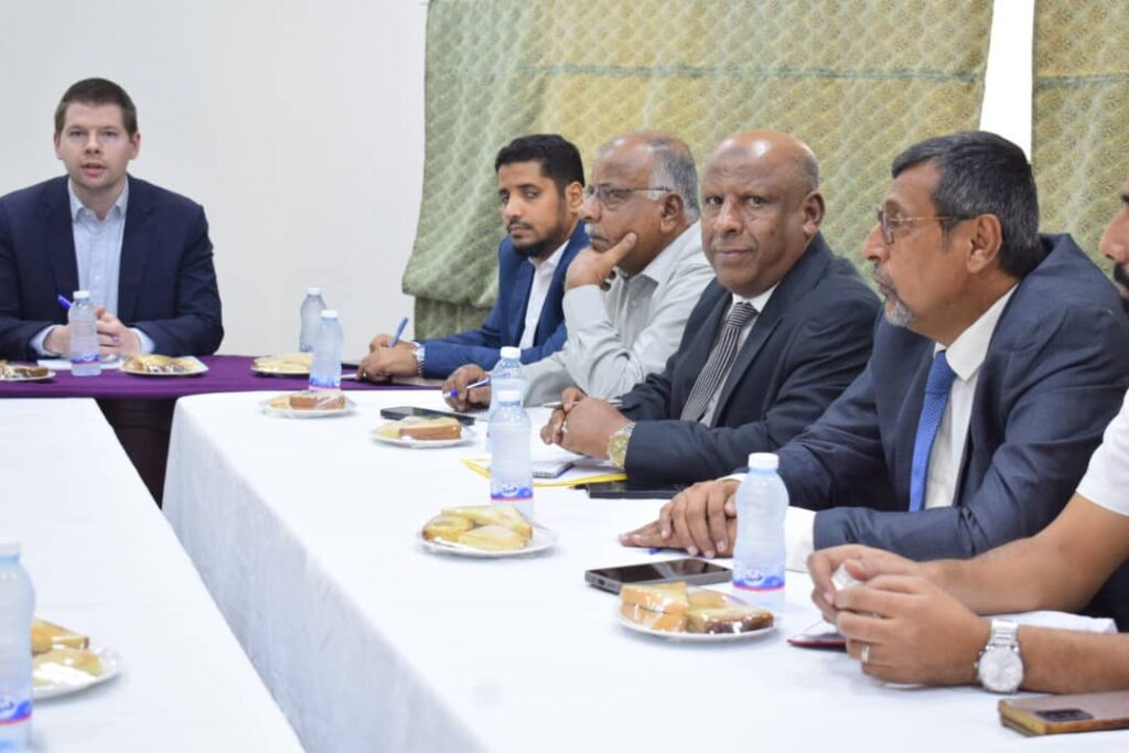 مؤتمر حضرموت الجامع يستعرض مع وفد المبعوث الأممي لليمن الأوضاع في حضرموت ورؤيته لعملية السلام مؤتمر حضرموت الجامع يستعرض مع وفد المبعوث الأممي لليمن الأوضاع في حضرموت ورؤيته لعملية السلام