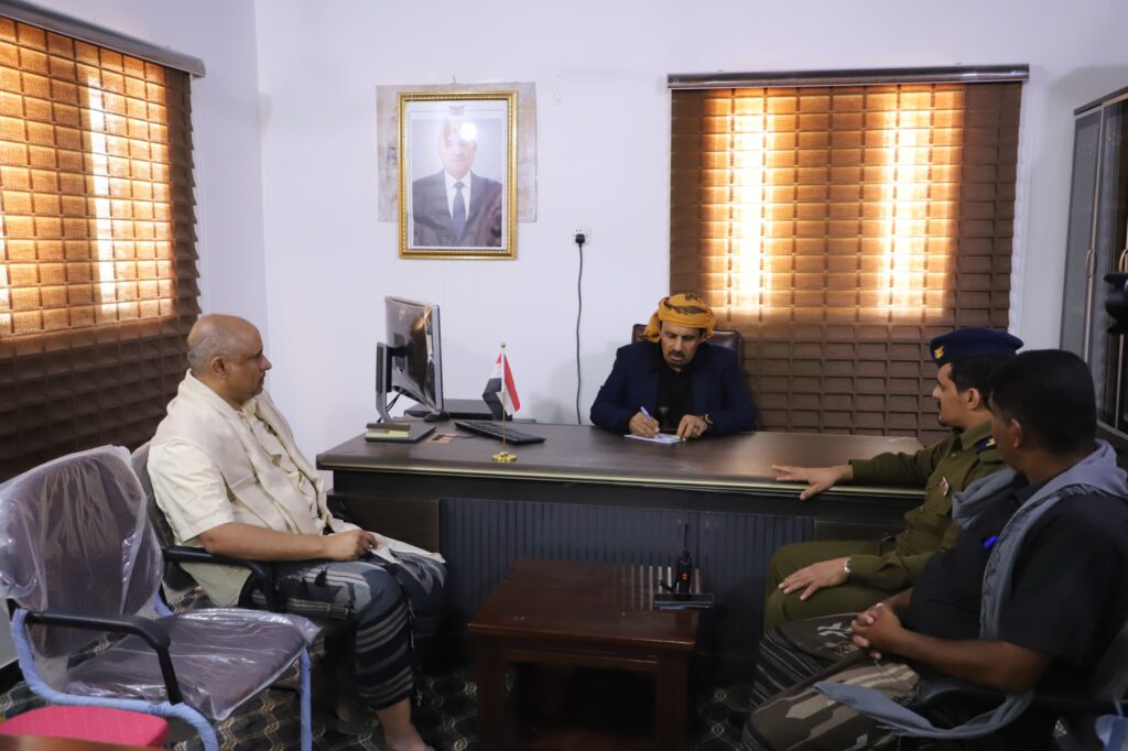 محافظ حضرموت يصل إلى مديرية عمد ويعقد لقاء بقيادة السلطة المحلية بالمديرية محافظ حضرموت يصل إلى مديرية عمد ويعقد لقاء بقيادة السلطة المحلية بالمديرية