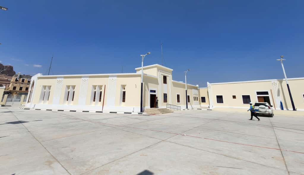 الوكيل العامري يتفقد عددًا من المشاريع التنموية بمديرية القطن ويشيد بمستوى الإنجاز فيها الوكيل العامري يتفقد عددًا من المشاريع التنموية بمديرية القطن ويشيد بمستوى الإنجاز فيها