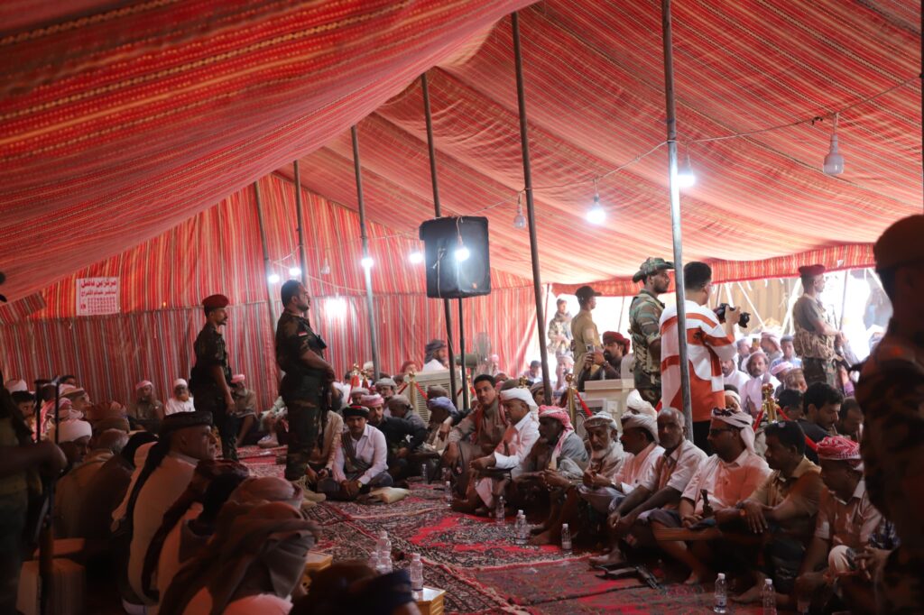 منطقة طمحان تشهد حفلاً لتنصيب الشيخ أمين سرور بن سويدان شيخًا لقبيلة آل ماضي الهلالية "شاهد صور" منطقة طمحان تشهد حفلاً لتنصيب الشيخ أمين سرور بن سويدان شيخًا لقبيلة آل ماضي الهلالية "شاهد صور"