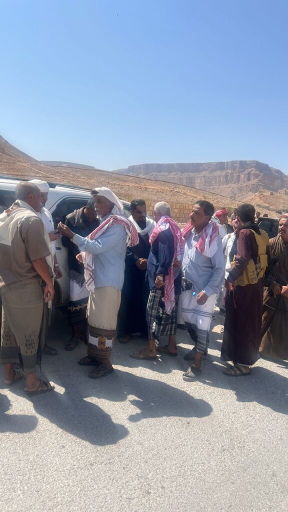 قبائل بني مرة تدخل بموكب كبير من مشائخها و اعيانها و كوادرها لحضور مراسم تنصيب شيخ شمل قبائل ال ماضي "صور" قبائل بني مرة تدخل بموكب كبير من مشائخها و اعيانها و كوادرها لحضور مراسم تنصيب شيخ شمل قبائل ال ماضي "صور"