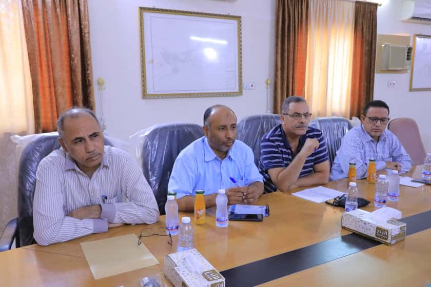 وكيل وادي وصحراء حضرموت يطلع على أعمال لجنة تصفية مشروع الصرف الصحي بسيئون وتريم ويشيد بجهودها وكيل وادي وصحراء حضرموت يطلع على أعمال لجنة تصفية مشروع الصرف الصحي بسيئون وتريم ويشيد بجهودها