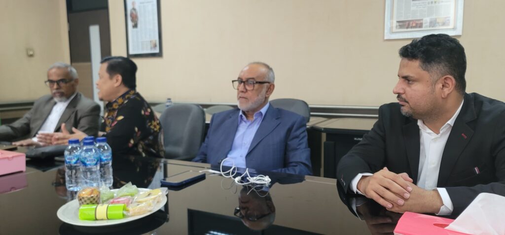 توقيع اتفاقية تعاون تعزيز للتبادل التجاري بين تجار وادي حضرموت وتجار إندونيسيا واتحاد رواد الأعمال الشاب توقيع اتفاقية تعاون تعزيز للتبادل التجاري بين تجار وادي حضرموت وتجار إندونيسيا واتحاد رواد الأعمال الشاب