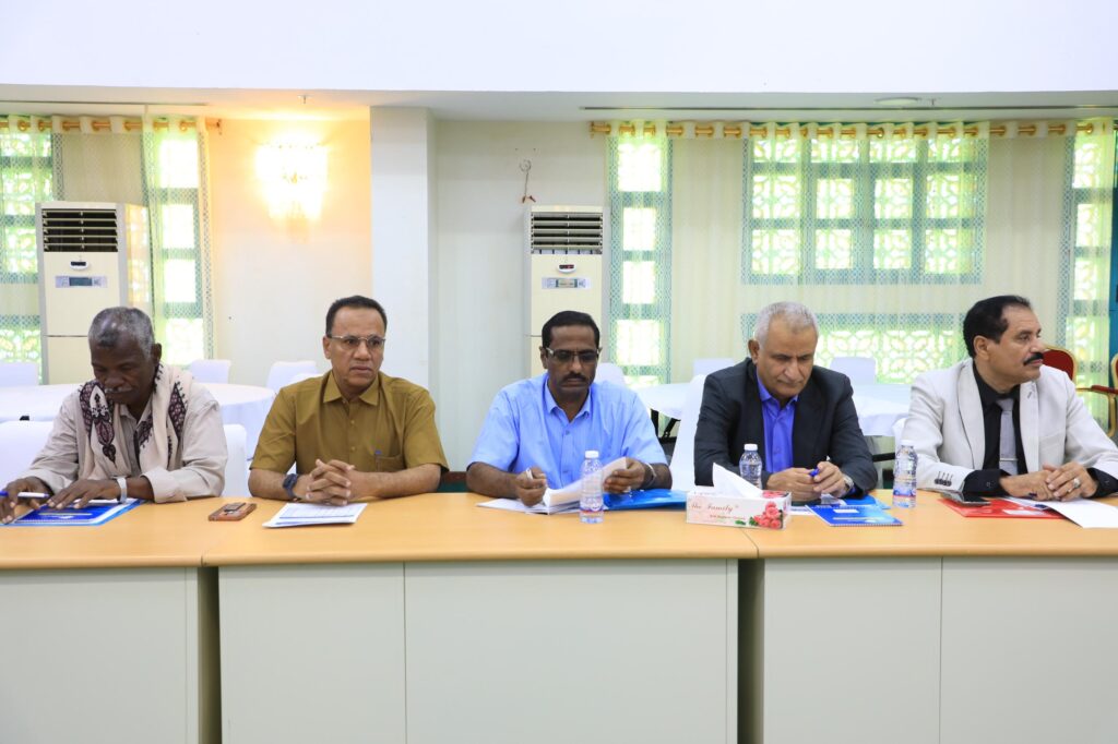 محافظ حضرموت ونائب وزير الإدارة المحلية يدشنان ورشة استراتيجية بالمكلا لتمكين السلطة المحلية وتعزيز اللامركزية محافظ حضرموت ونائب وزير الإدارة المحلية يدشنان ورشة استراتيجية بالمكلا لتمكين السلطة المحلية وتعزيز اللامركزية