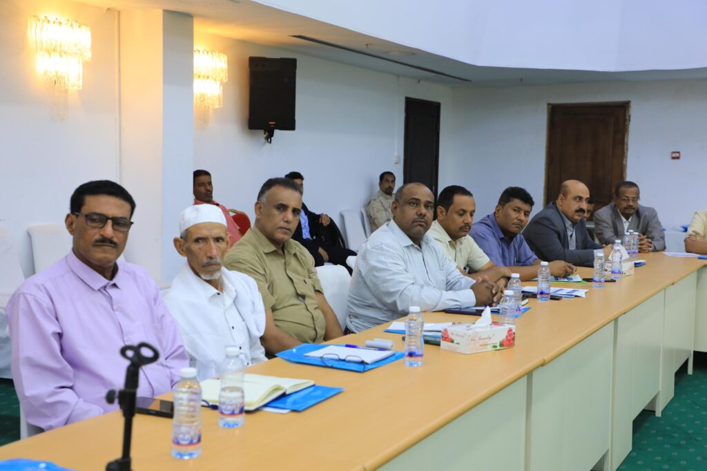 محافظ حضرموت ونائب وزير الإدارة المحلية يدشنان ورشة استراتيجية بالمكلا لتمكين السلطة المحلية وتعزيز اللامركزية محافظ حضرموت ونائب وزير الإدارة المحلية يدشنان ورشة استراتيجية بالمكلا لتمكين السلطة المحلية وتعزيز اللامركزية