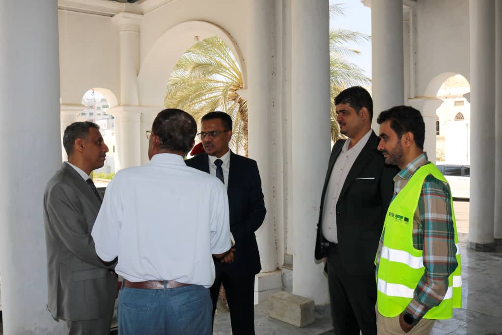 أمين عام محلي حضرموت ونائب وزير الإدارة المحلية يطلعان على جاهزية مبنى الإدارة المحلية بحضرموت أمين عام محلي حضرموت ونائب وزير الإدارة المحلية يطلعان على جاهزية مبنى الإدارة المحلية بحضرموت