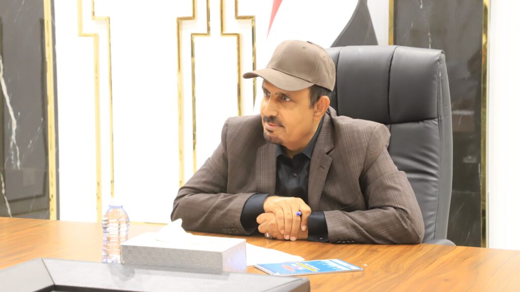 محافظ حضرموت يلتقي وفداً من أبناء مديرية غيل باوزير ويؤكد دعم المشاريع التنموية بالمديرية محافظ حضرموت يلتقي وفداً من أبناء مديرية غيل باوزير ويؤكد دعم المشاريع التنموية بالمديرية