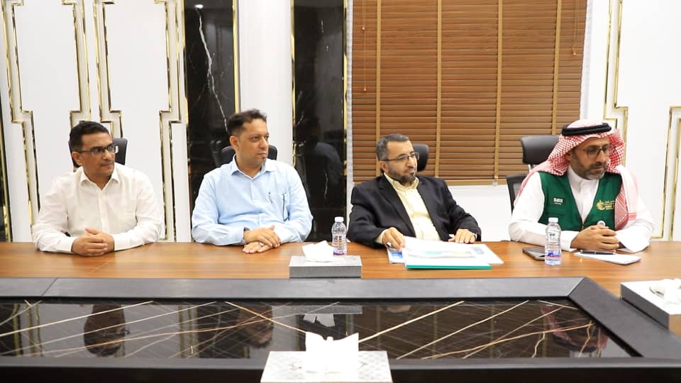 محافظ حضرموت يناقش مع مركز الملك سلمان للإغاثة إطلاق مشروعين صحيين حيويين في المحافظة محافظ حضرموت يناقش مع مركز الملك سلمان للإغاثة إطلاق مشروعين صحيين حيويين في المحافظة