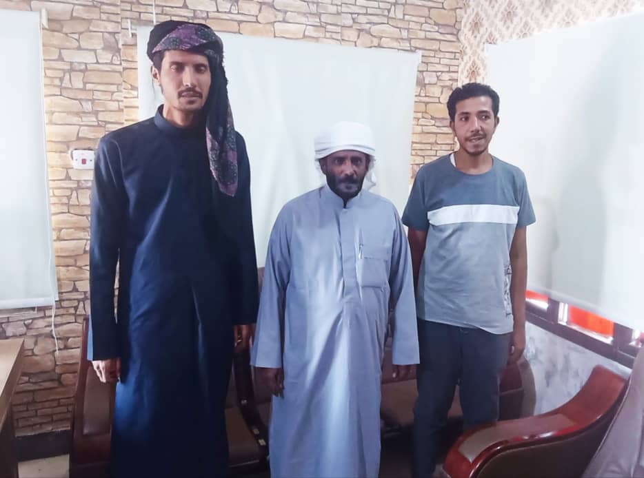 مدير مستشفى الغيضة يبحث مع محافظ محافظة المهرة في حكومة الشباب ، سبل تعزيز الخدمات الصحية في المستشفى . مدير مستشفى الغيضة يبحث مع محافظ محافظة المهرة في حكومة الشباب ، سبل تعزيز الخدمات الصحية في المستشفى .