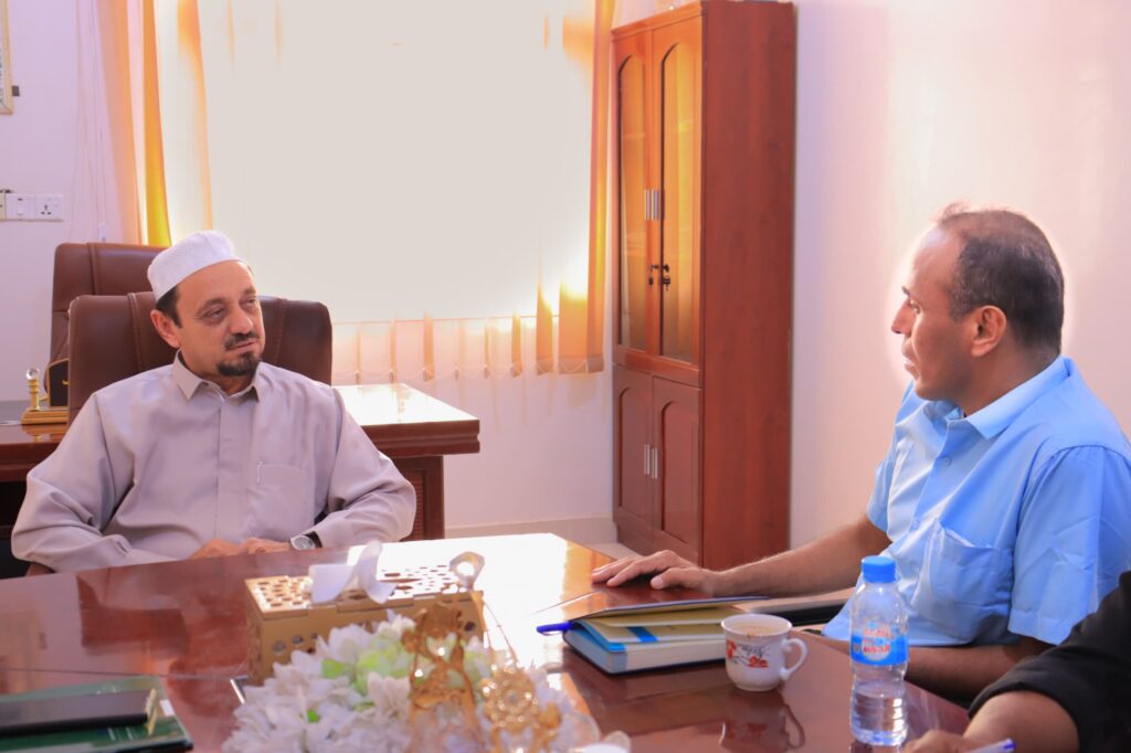 رئيس مؤسسة غيث يبحث مع مؤسسة دار الشفاء أوجه التعاون المشترك وإقامة شراكة بالمجال الطبي رئيس مؤسسة غيث يبحث مع مؤسسة دار الشفاء أوجه التعاون المشترك وإقامة شراكة بالمجال الطبي