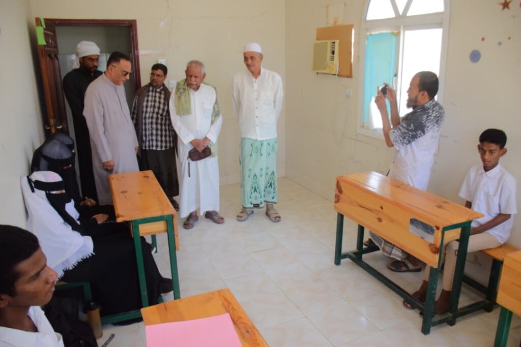 الشيخ عبد الله صالح الكثيري رئيس مرجعية قبائل حضرموت عضو مجلس الشورى يقوم بزيارة جمعية رعاية وتأهيل المكفوفين وادي حضرموت ومدرسة الضياء للمكفوفين الشيخ عبد الله صالح الكثيري رئيس مرجعية قبائل حضرموت عضو مجلس الشورى يقوم بزيارة جمعية رعاية وتأهيل المكفوفين وادي حضرموت ومدرسة الضياء للمكفوفين